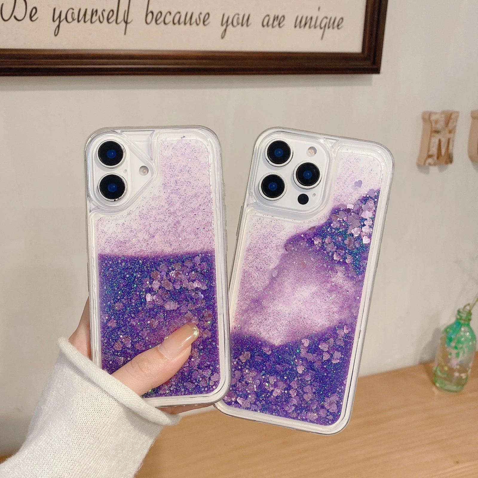 Glitter flowing inside transparent phone case